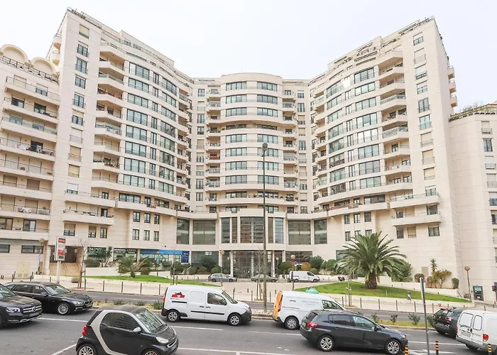 Portucale ! Modern With Garage Lissabon